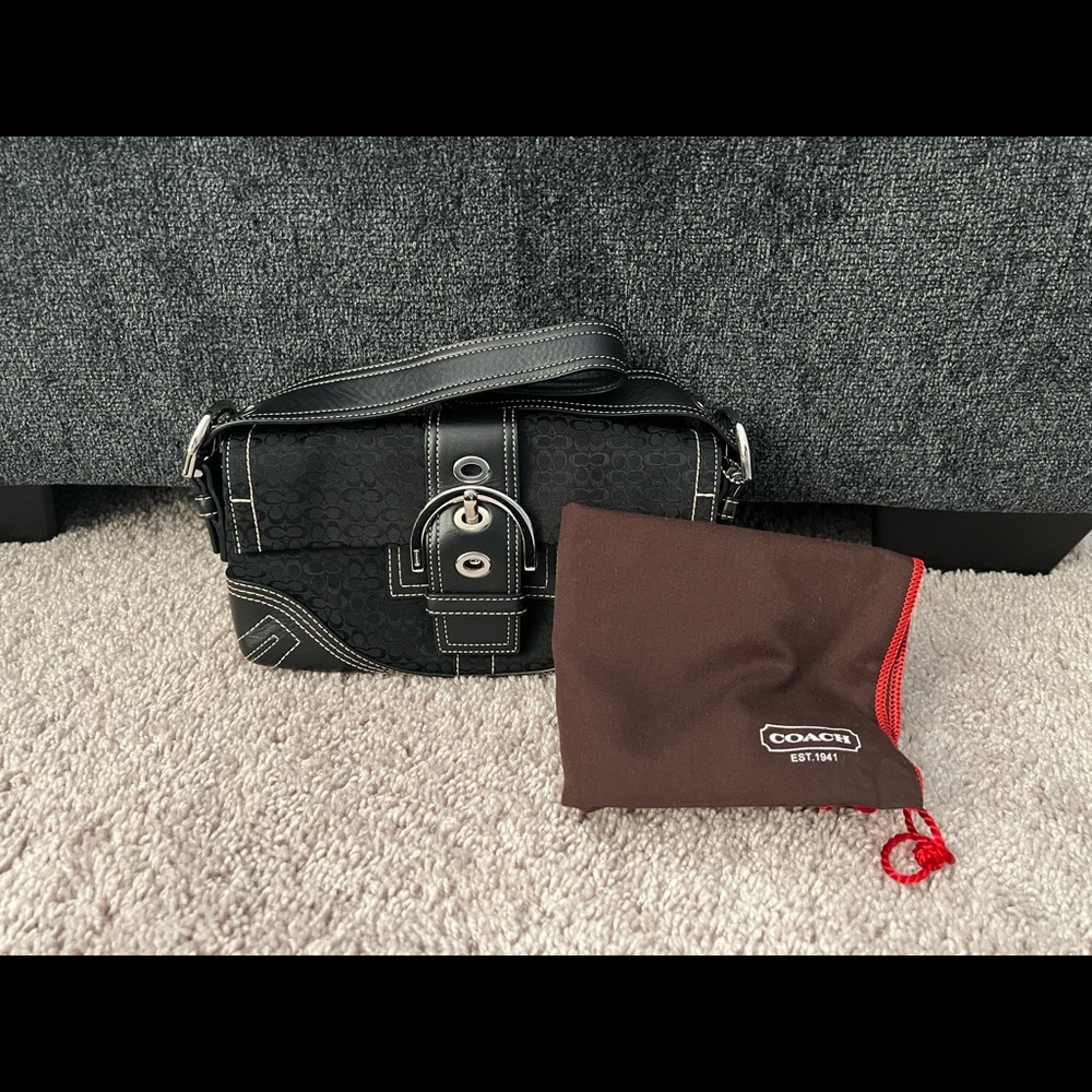 Coach signature small C shoulder bag